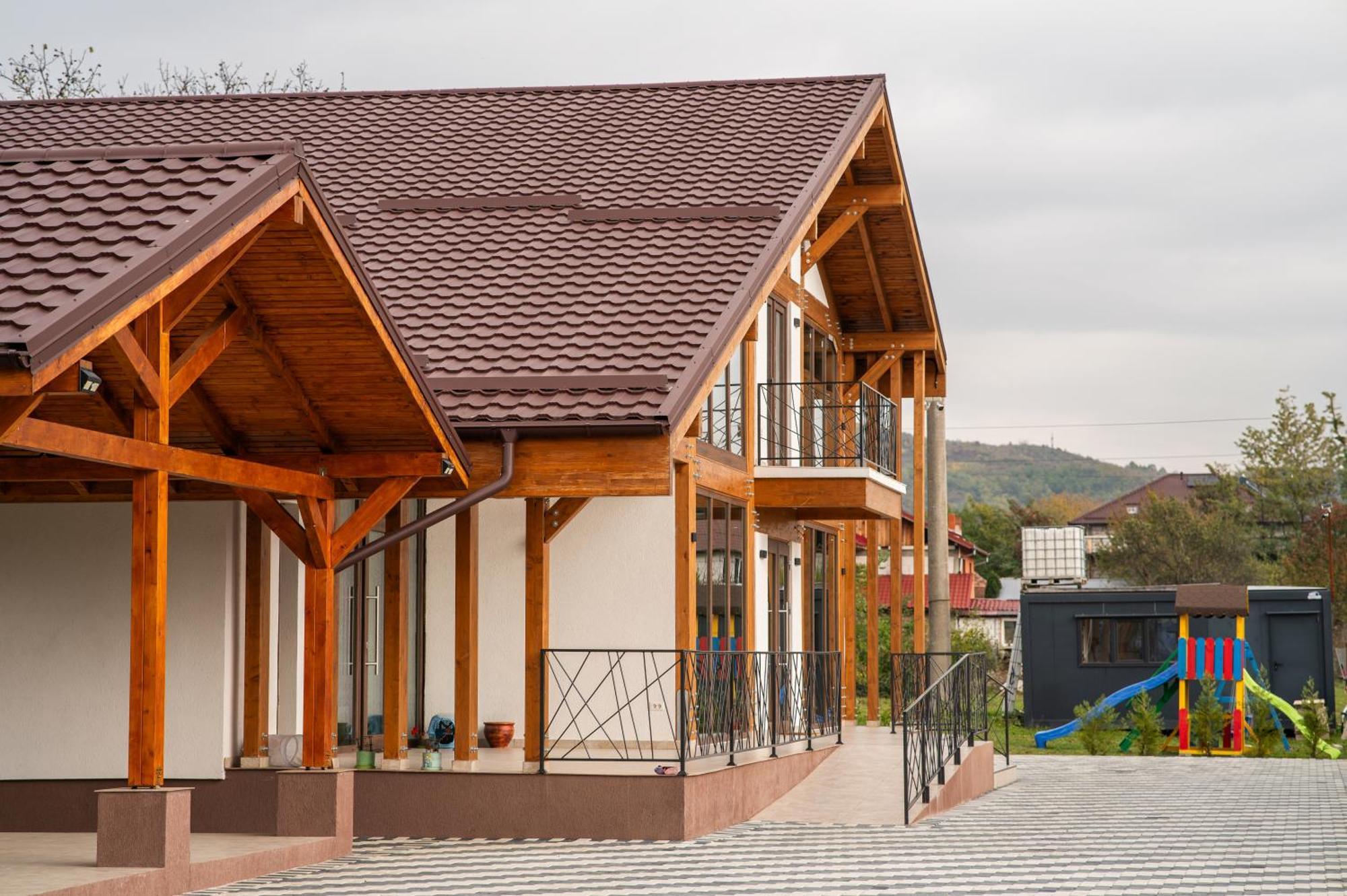 Pensiunea Subcarpati Călimăneşti Eksteriør billede
