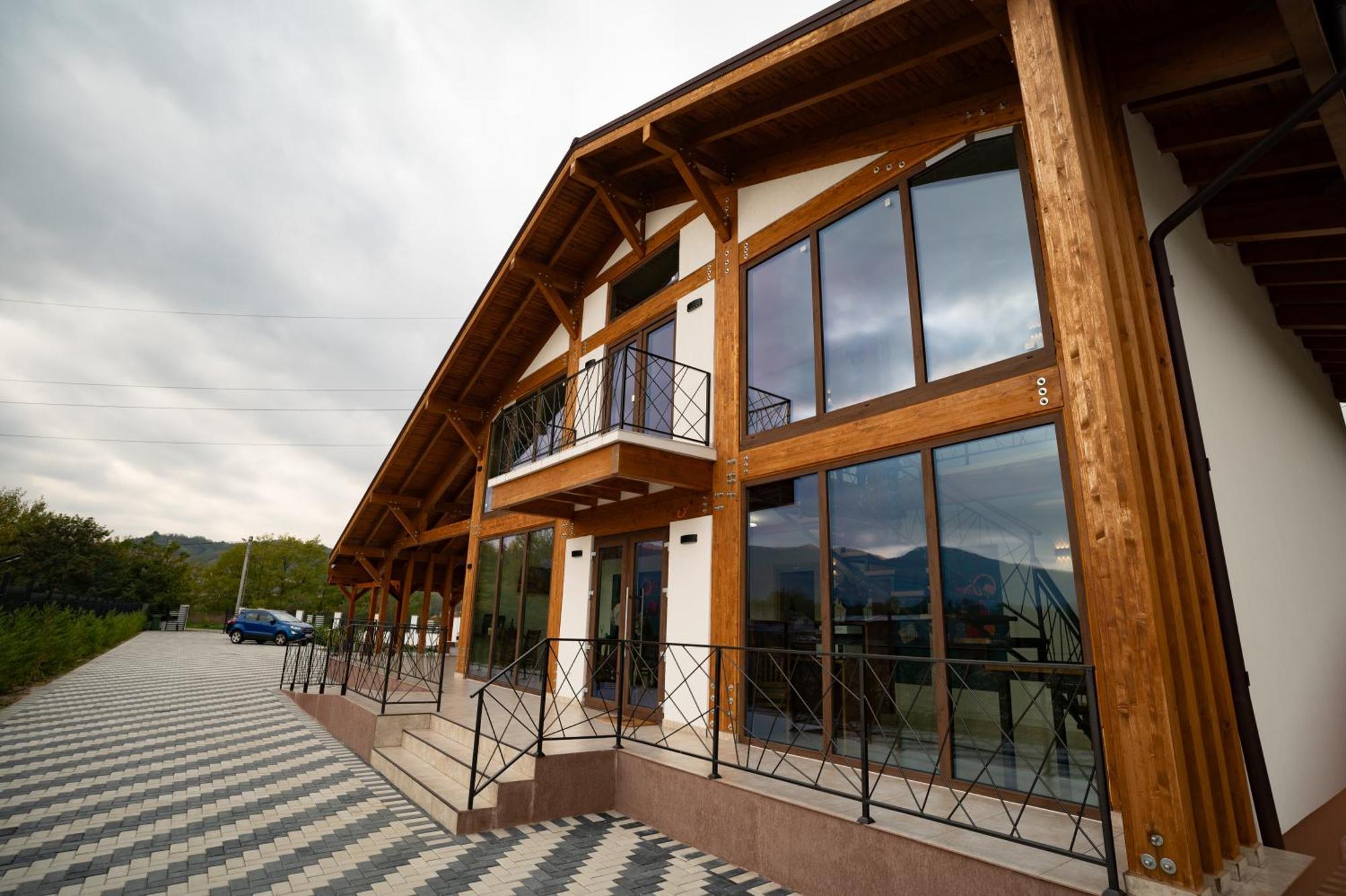 Pensiunea Subcarpati Călimăneşti Eksteriør billede